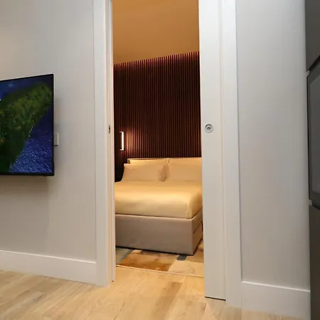 Renovated & Fully Equipped-luxurious-2room Fontana Suite, It Just Doesn't Get Any Better! *