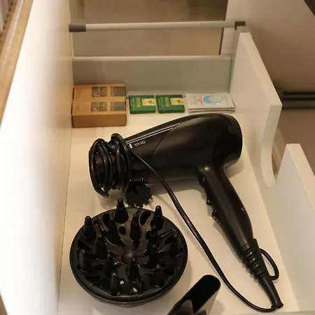 Renovated & Fully Equipped-luxurious-2room Fontana Suite, It Just Doesn't Get Any Better! Apartman *