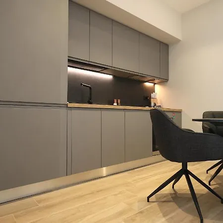 Renovated & Fully Equipped-luxurious-2room Fontana Suite, It Just Doesn't Get Any Better! Apartman