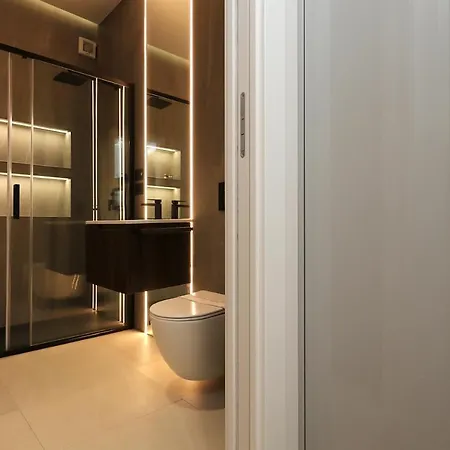 Apartman Renovated & Fully Equipped-luxurious-2room Fontana Suite, It Just Doesn't Get Any Better!