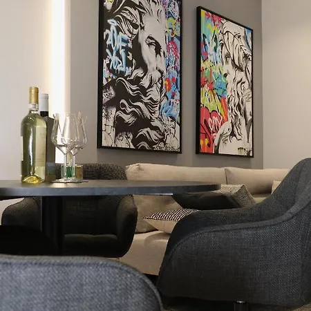 Renovated & Fully Equipped-luxurious-2room Fontana Suite, It Just Doesn't Get Any Better! Apartman Olbia