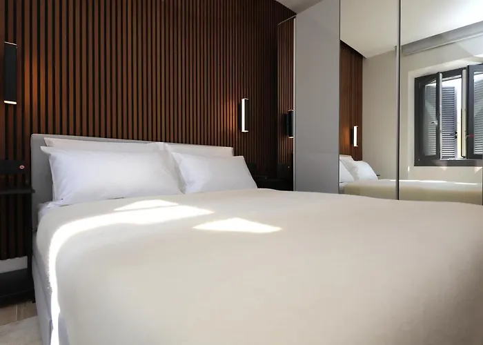 Apartment Renovated & Fully Equipped-luxurious-2room Fontana Suite, It Just Doesn't Get Any Better!