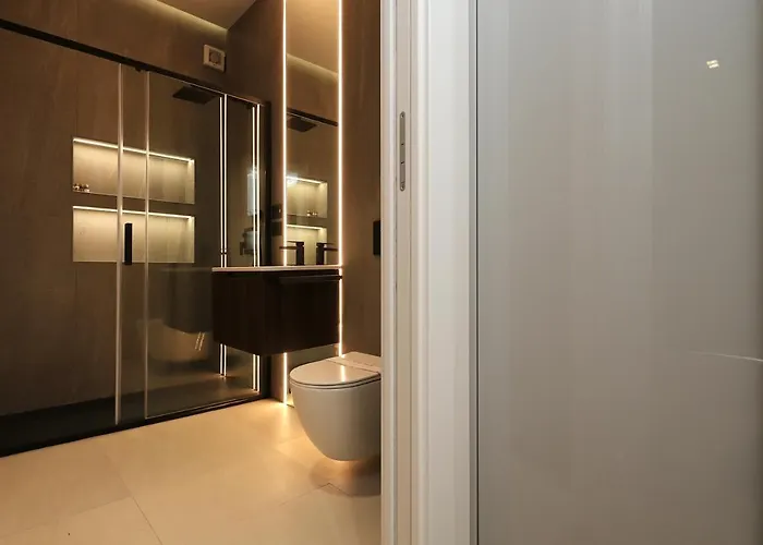 Apartment Renovated & Fully Equipped-luxurious-2room Fontana Suite, It Just Doesn't Get Any Better!