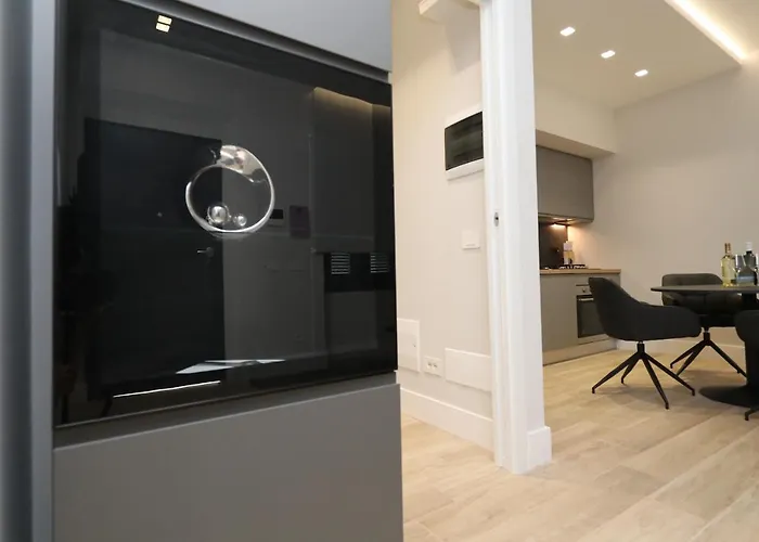 Renovated & Fully Equipped-luxurious-2room Fontana Suite, It Just Doesn't Get Any Better! アパート *