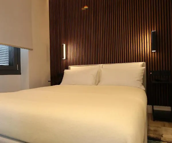 Renovated & Fully Equipped-luxurious-2room Fontana Suite, It Just Doesn't Get Any Better! Apartment