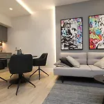 Fontana - 1-bedroom With Terrace, Aldo Moro 올비아