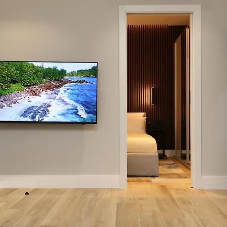 Renovated & Fully Equipped-luxurious-2room Fontana Suite, It Just Doesn't Get Any Better! Olbia