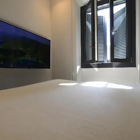 Fontana - 1-bedroom With Terrace, Aldo Moro Apartment