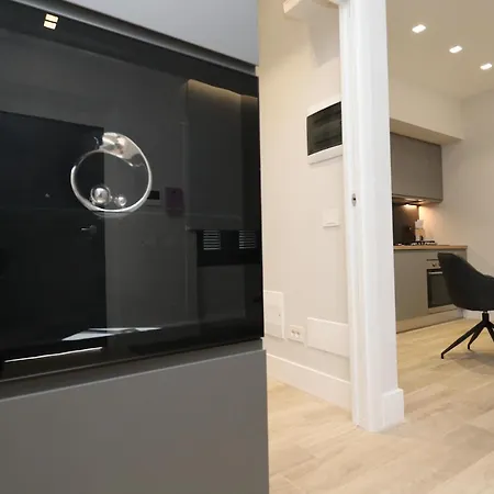 Fontana - 1-bedroom With Terrace, Aldo Moro Apartment *