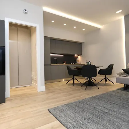 Fontana - 1-bedroom With Terrace, Aldo Moro *
