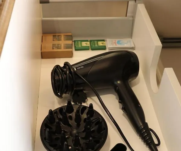 Renovated & Fully Equipped-luxurious-2room Fontana Suite, It Just Doesn't Get Any Better! Apartman *