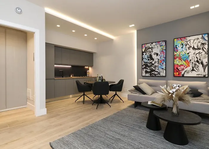 Apartman Renovated & Fully Equipped-luxurious-2room Fontana Suite, It Just Doesn't Get Any Better! *